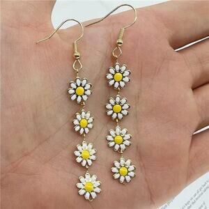 Daisy Flower Stud Earrings Cute Chrysanthemum Dangle Earring Little Sun Flower